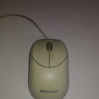 マイクロソフト　オプティカル（光学）マウス　白色