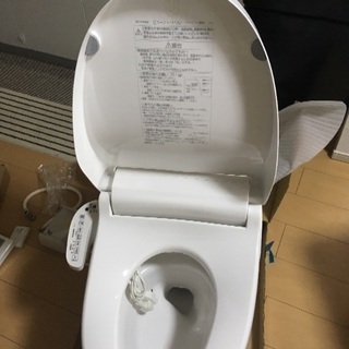 Panasonicアラウーノ、全自動お掃除トイレ