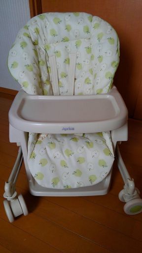 早い者勝ち！格安！美品!!☆Ａｐｒｉｃａ☆ベビーチェア スイングハイローラック テーブル付き アップリカ