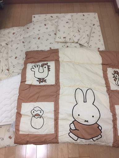 【交渉中】ベビー布団６点セット　ミッフィー柄（美品）