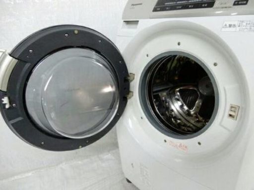 2013年式Panasonicドラム式洗濯機7キロです！ マンションサイズです 小型ヒートポンプユニット」で省エネ・節水。 洗濯から乾燥までのムダを省く「エコナビ」を搭載しております。 コンパクトサイズでも少量の洗剤でスッキリ汚れやシミを洗浄できます