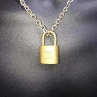 Louis Vuitton パドロック シド風ネックレス南京錠 ぶちゃ 千葉の服 ファッションの中古 古着あげます 譲ります ジモティーで不用品の処分 Louis Vuitton パドロック シド風ネックレス南京錠 ぶちゃ 千葉の服 ファッションの中古 古着あげます 譲ります ジモティーで不用品の処分