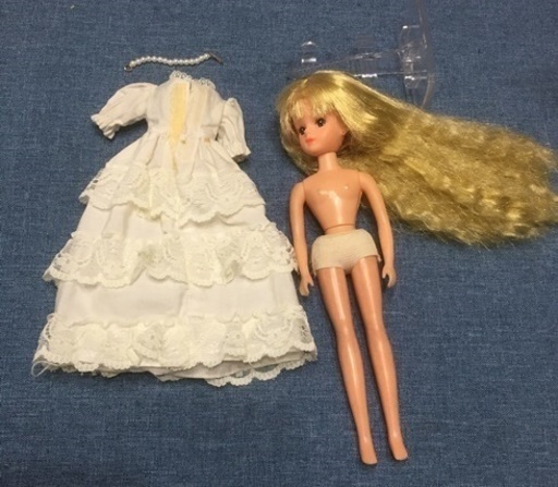 なつかしの ソバージュなリカちゃん 白ドレス付 年代不明 良品 まるそえ 青葉台のフィギュアの中古あげます 譲ります ジモティーで不用品の処分