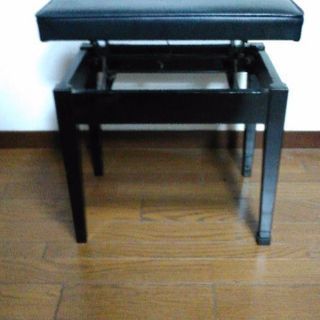 ピアノの椅子　ブラック