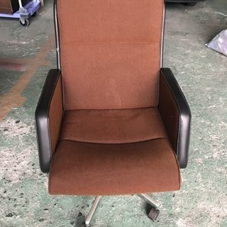 社長席の椅子