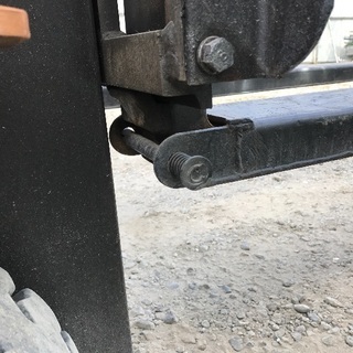 フォークリフト用（つけ爪）　アタッチメント　中古　長さ約１８００ｍｍ　厚さ約６ｍｍ　許容荷重約4,500㎏　　価格２０，０００（税込）