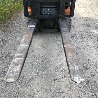 フォークリフト用（つけ爪）　アタッチメント　中古　長さ約１８００ｍｍ　厚さ約６ｍｍ　許容荷重約4,500㎏　　価格２０，０００（税込）