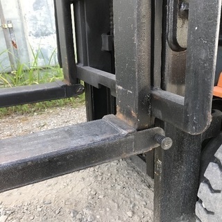 フォークリフト用（つけ爪）　アタッチメント　中古　長さ約１８００ｍｍ　厚さ約６ｍｍ　許容荷重約4,500㎏　　価格２０，０００（税込）