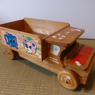 昭和レトロな車のおもちゃ