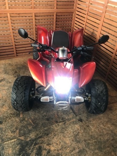 バイク屋さんで整備されたICE BEAR 製バギーレッド
