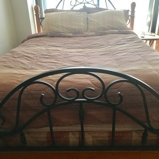 クイーンサイズ ベッド