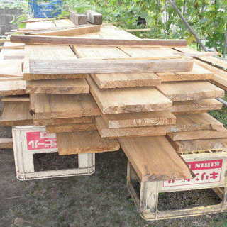 乾燥荒材　杉板　蜜蜂巣箱材　厚さ約30ｍｍ　幅約270ｍｍ　長さ...