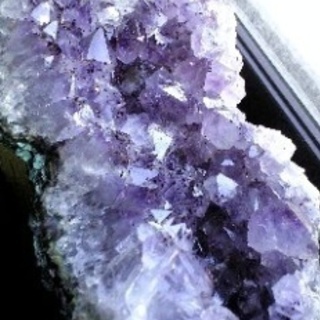 紫水晶（アメシスト）原石　１．３ｋｇ