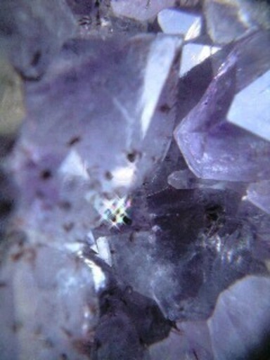 紫水晶（アメシスト）原石　１．３ｋｇ