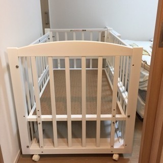 まるり、YAMASAKIツーオープンベビーベッドb-sideホワイト木製 ツーオープンベッド b-side（ビーサイド）【ホワイト】 | ベビーベッド