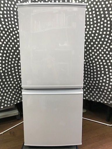 シャープ　冷蔵庫　2015年製　SJ-D14A-W 137L