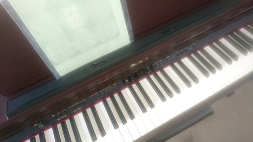 ローランド　HP-203R　2009製　￥32.000-