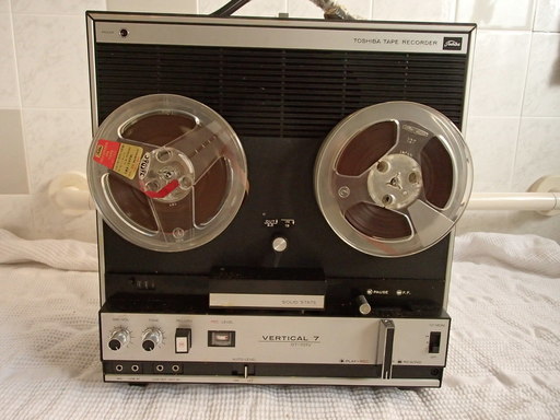 東芝テープレコーダー　バーチカル７/ GT-701V