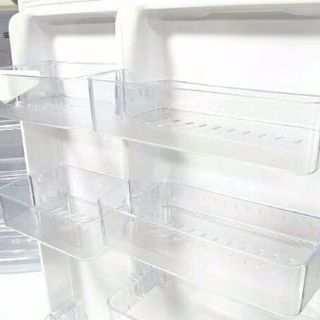 Sanyo355リットルノンフロン冷凍冷蔵庫です 2011 綺麗です 配送無料です