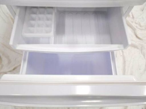 2016年式SHARPノンフロン冷凍冷蔵庫です 137リットル 左右空け閉め変更