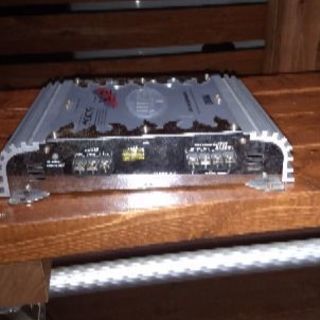 最値下げしました。最大出力600Wアンプ