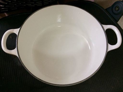 ルクルーゼ ココットロンド ホーローIH対応 22cm ホワイト
