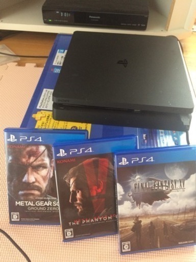 ps4本体とソフト３つです！
