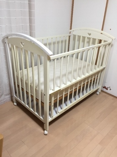 横浜市港南区引取り☆SAWA BABY ベビーベッド〈ホワイト〉スプリング式マットレス・キャスター付き