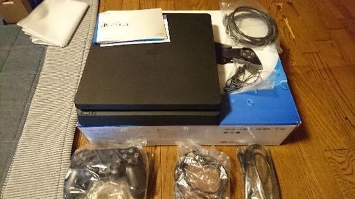 PlayStation4本体1TB(箱、説明書付き)\u0026ソフト4本セット
