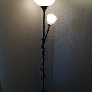 IKEAのシンプルランプ