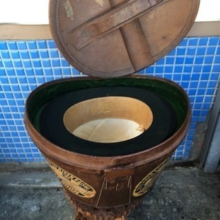 シルクハット。ケース付き。