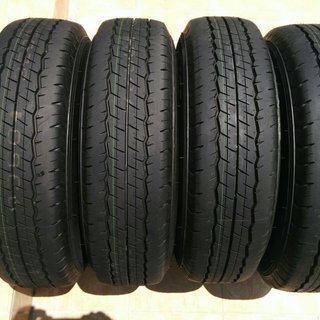 200系ハイエースワゴンスーパーGL新車外しのホイールタイヤセット