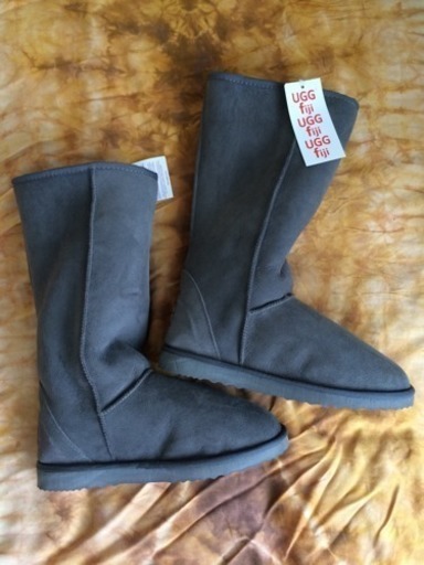 【新品】UGGシープスキンブーツ(フィジー)