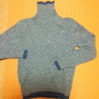 タートルネック★毛100％ブルーのセーター