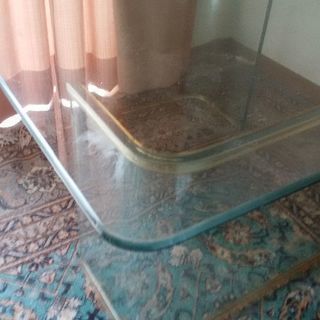 無料 ガラス製テーブル