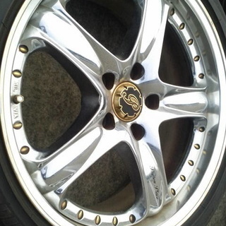 レイズ　ペイトンプレイス　18インチ　4本　タイヤつき