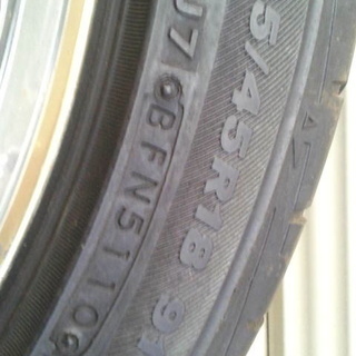 レイズ　ペイトンプレイス　18インチ　4本　タイヤつき