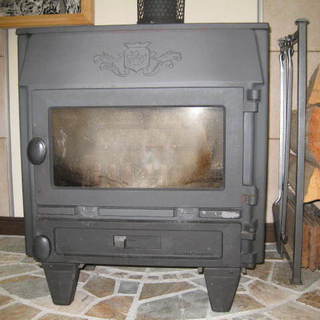 鋳物製薪ストーブ〈ベルギー製；NESTOR MARTIN製・型は古いが本物なり〉