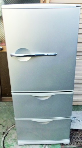 三洋電機 SANYO SR-261U(S) 255L 3ドアノンフロン冷凍冷蔵庫◆使いやすいロータイプ＆まん中フリーザー