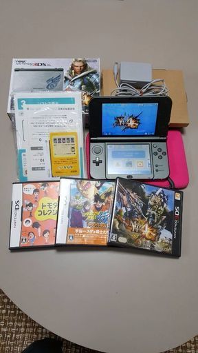 任天堂 NEW3DSLL本体 モンスターハンター仕様 ソフト3本セット【美品】
