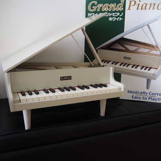 カワイ グランドピアノ ホワイト 木製