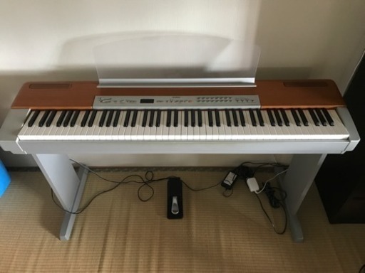 ピアノ、電子ピアノ