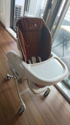 Combi 電動ハイローチェア(交換シートおまけ付き)