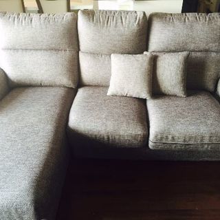 3人掛けのソファーです
