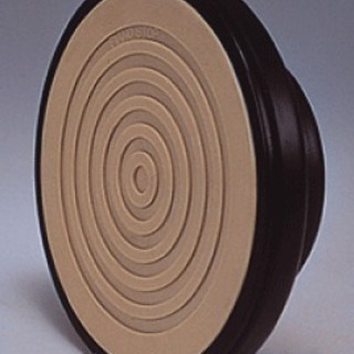 耐震・防音商品スーパーセーフティーインシュ（黒）縦型ピアノの脚に