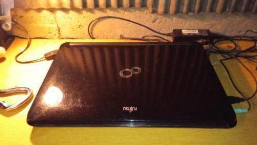 富士通　LIFEBOOK　AH56/D