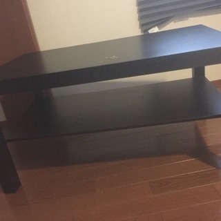 IKEAのシンプルなローテーブル