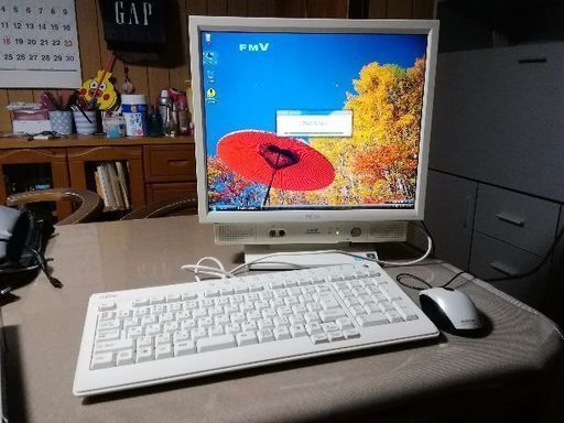 パソコンデスクトップFMVメーカーFUJITSU2007年式ビイスタ