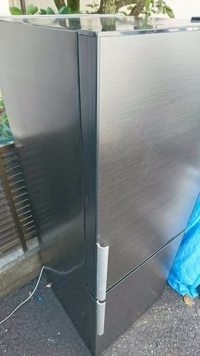2011年式Sanyoノンフロン冷凍冷蔵庫270リットルです 人気デザイン 配送無料です