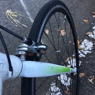 モーメンタム  iWant R-1  ホワイト 700C 外装14段変速